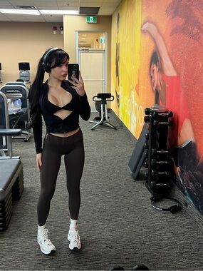 Twist Front Black Sports Bra